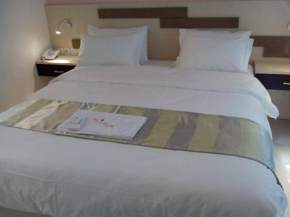The Arizon At Malioboro Hotel ยอกยาการ์ตา ภายนอก รูปภาพ